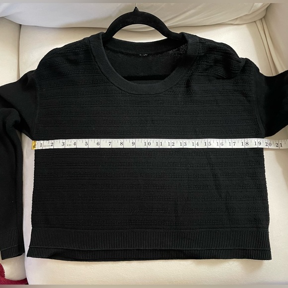 Lululemon Nurture & Nature Pull Over Black Sweater - Picture 10 of 11